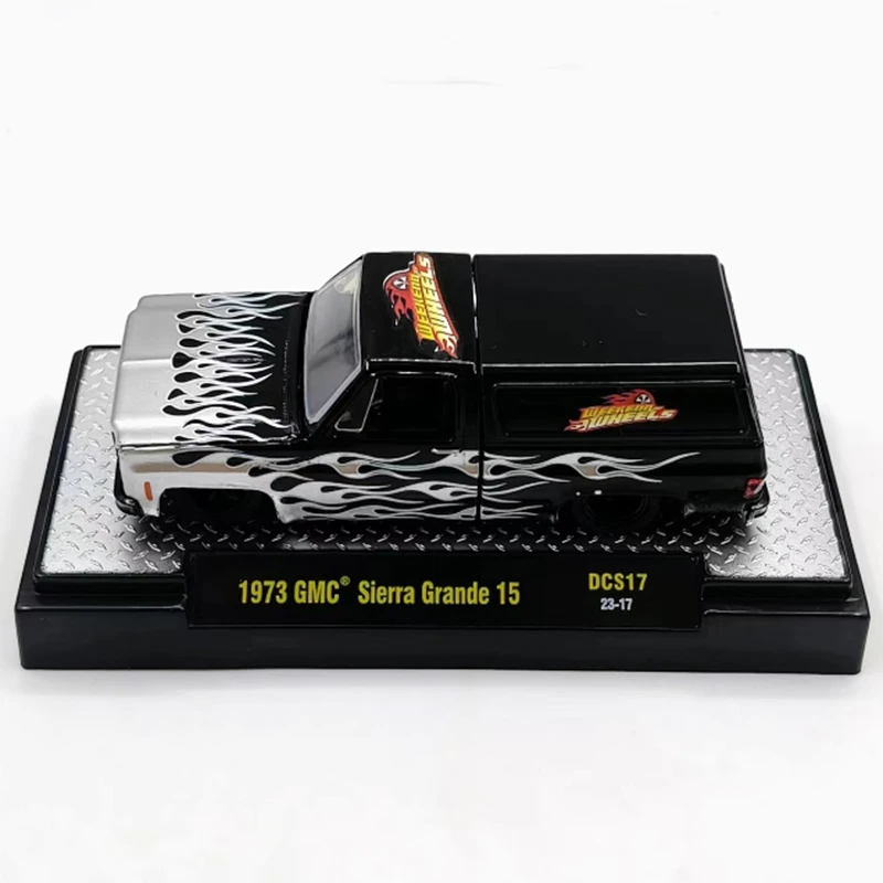 M2 1:64 Scale 1973 Sierra's Grande's Alloy Simulation Car Model Static Collection Decorated Holiday Toy Souvenir Gift
