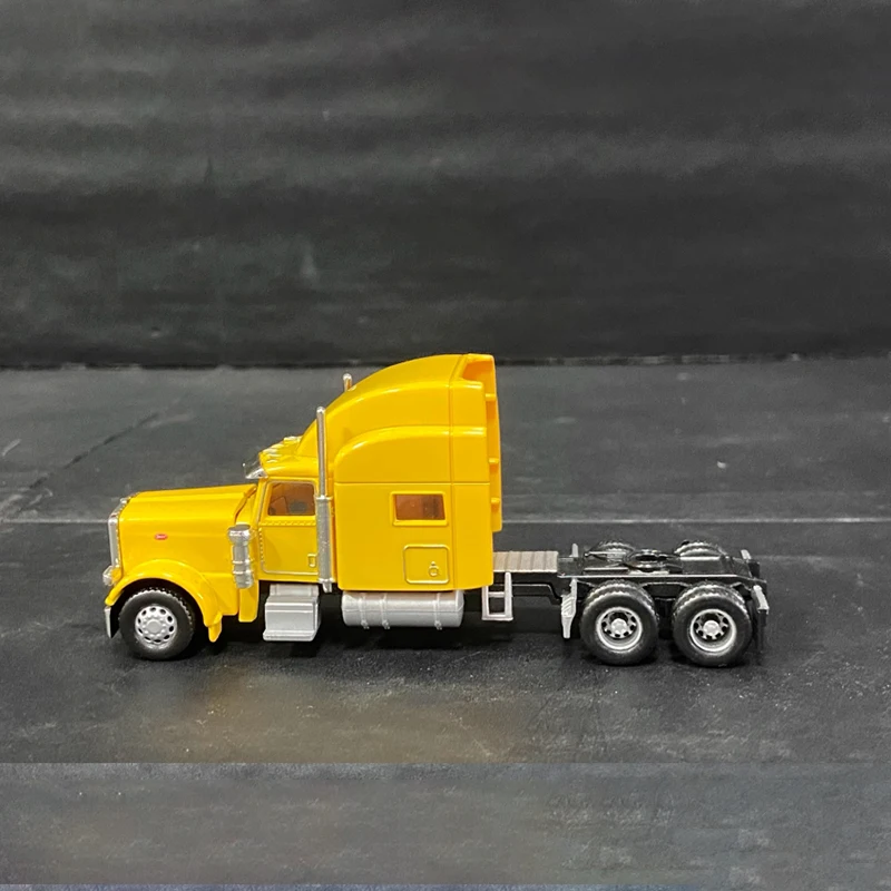 NORSCOT 1:87 Peterbilt 389 Heavy Truck Low Board Trailer Long Head Car Model Souvenir Classic Static Display Collection Toy Gift