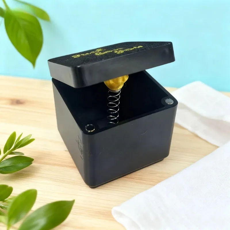 صندوق إصبع المزحة - هدية كمامة يدوية مقطوعة وهمية للمكتب والحفلات والعطلات، بلاستيك قابل للطي