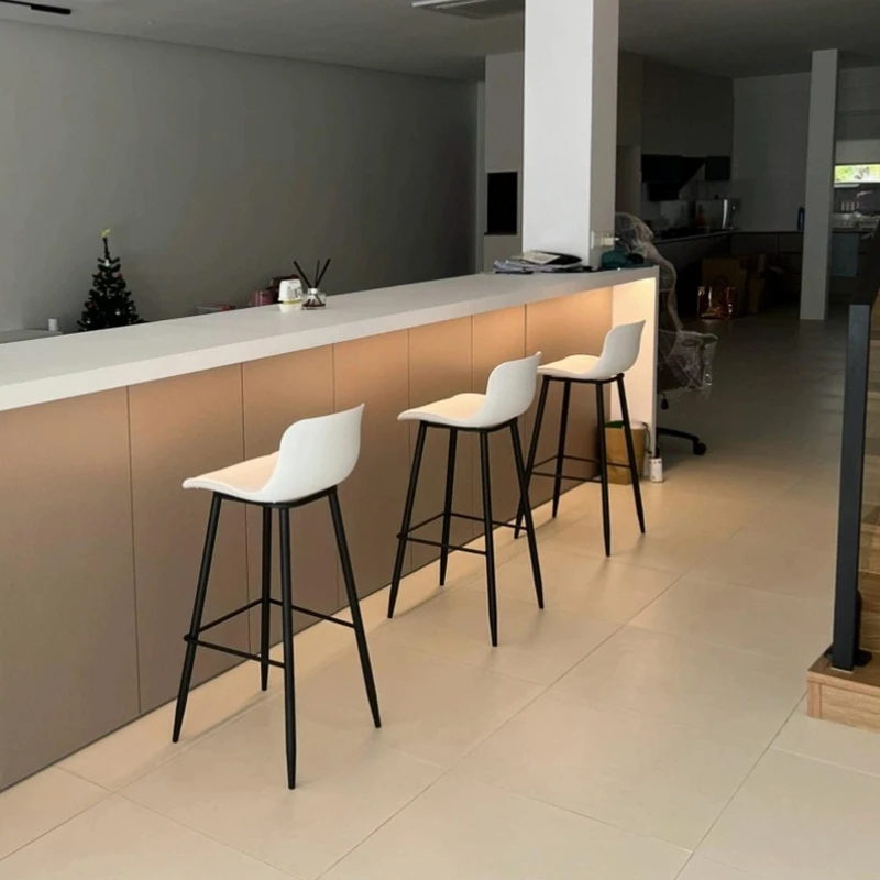 Sgabelli da bar americani di alta qualità Design nero Bancone da balcone Sedia creativa moderna Mobili da bar chaise de per adulti insoliti