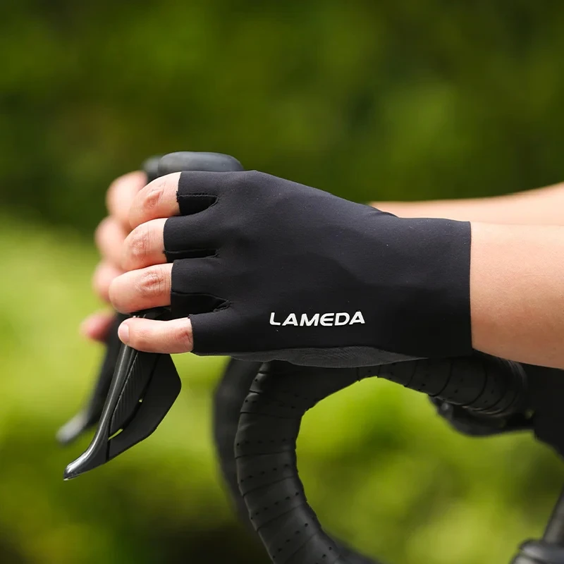 Lameda Men\'s Cycling Gloves Lightweight Gym Gloves Environmentally Friendly Yarn Fabric Breathable Cycling Half-finger Gloves