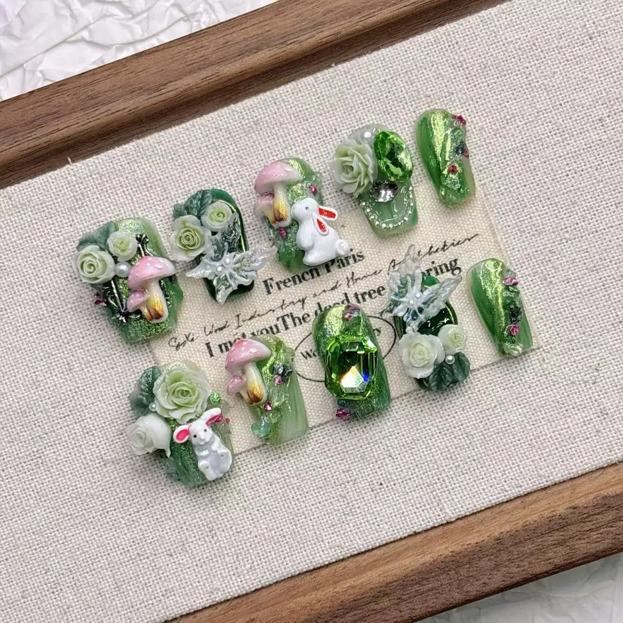 

10Pcs High Quality Handmade Press on Nails Palace Retro Style Yellow Carved Emerald Pure Handmade Medium Long Style