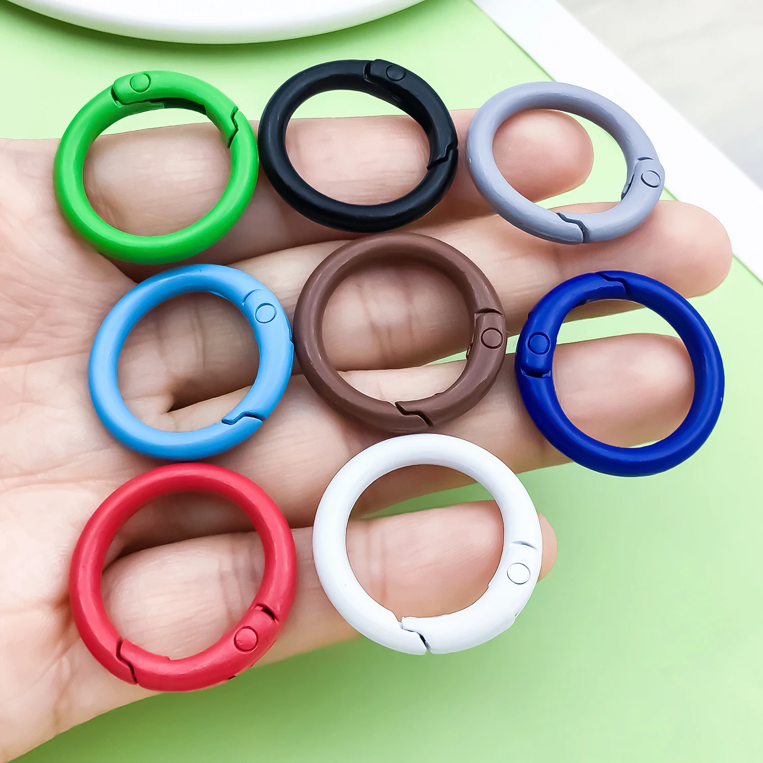 20pcs 25mm Inner Diameter 18mm Alloy Circular Keyring Colorful Spray Painted Spring Buckle For DIY Handbag Key Holder Ornament - view 4