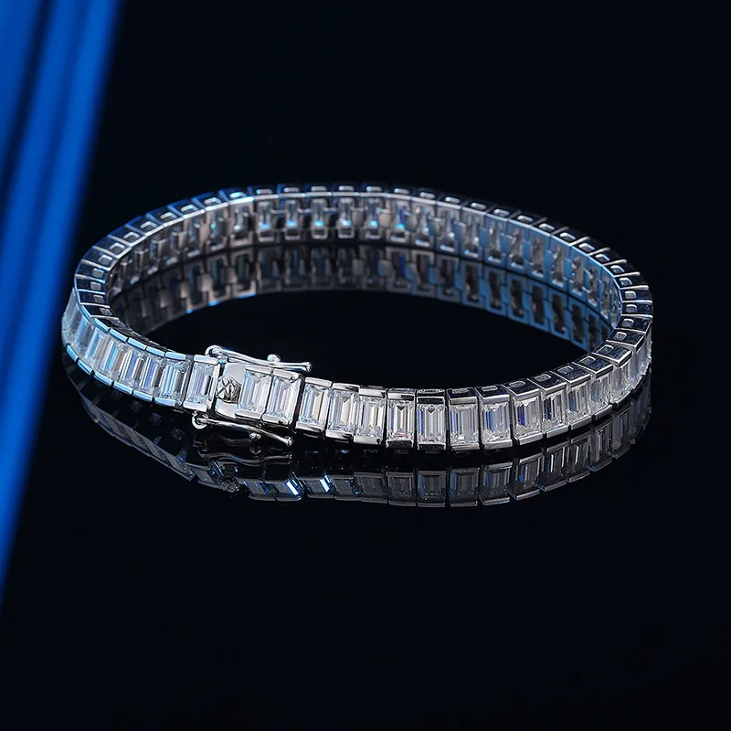 

Luxury Solid Platinum PT950 Women's 0.4 karat Moissanite Diamond Emerald Bracelet Simple and Generous