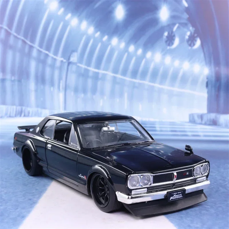 1:24 Brian's 1971 Nissan Skyline 2000 GT-R Diecast Car Metal Alloy Model samochodu Zabawki dla dzieci Kolekcja prezentów