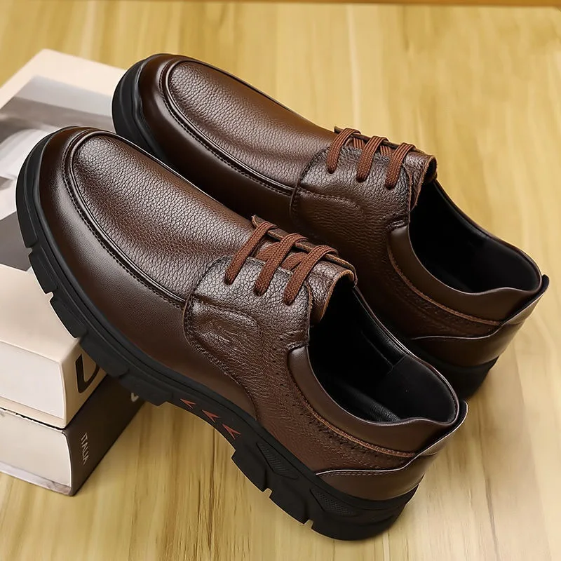 

Новинка 2024, мужская роскошная повседневная обувь из натуральной кожи, легкие лоферы для папы на мягкой подошве со шнуровкой для среднего возраста и пожилых людей