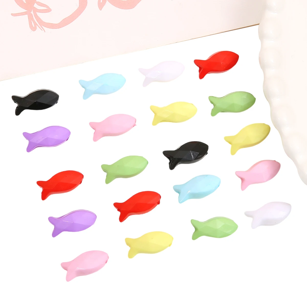 

20pcs/lot fish Pendants Acrylic Beads Spacer Loose Beads For DIY Jewelry Making Necklace Handmade Accessories