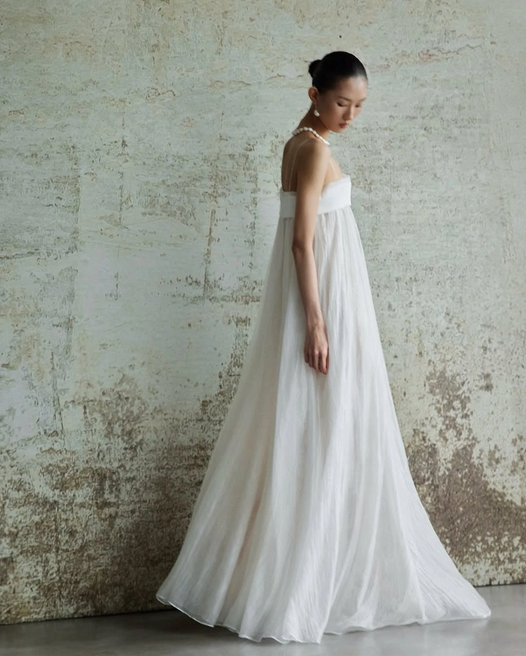 Elegant Women's White Chiffon Maxi Dress with Thin Straps Wedding Party Evening Wear Long Flowy Skirt Sheer Ladies Summer Dress