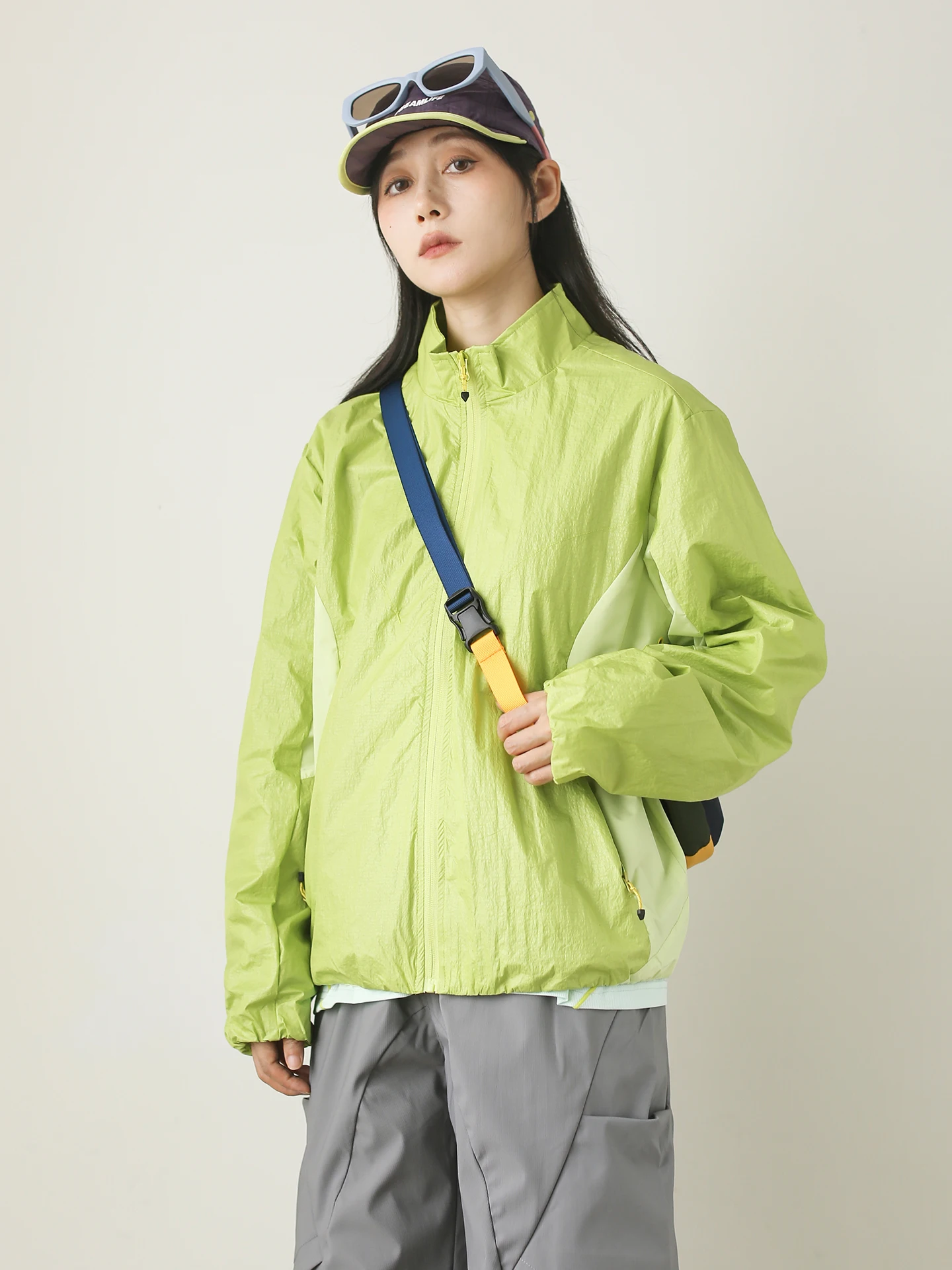 Mandu Functional Breathable Zipper Short Jacket Unisex Lightweight Loose Fit Cotton Nylon Green Coat for Men And Women
