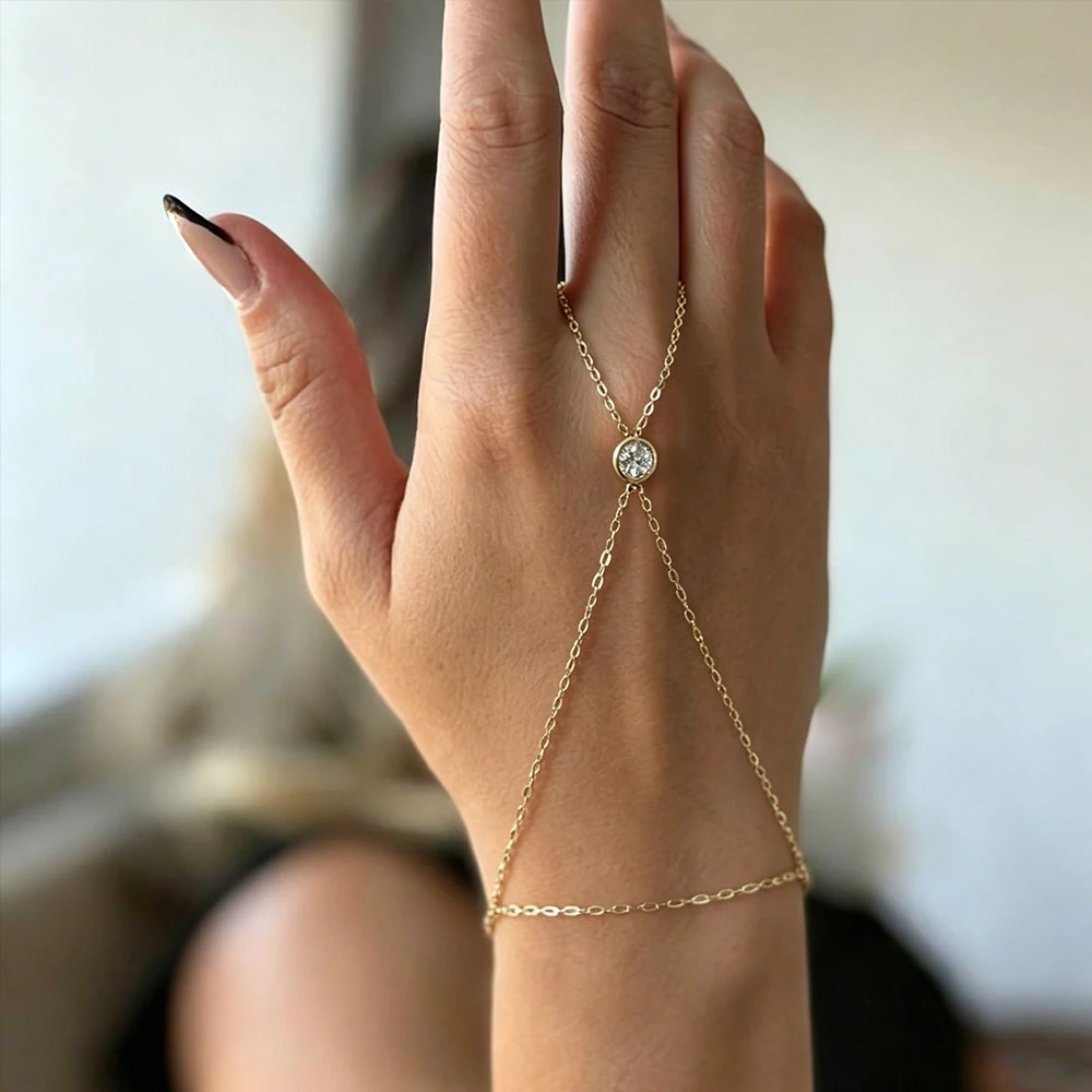 Vergoldetes Luxus-Zirkon-Ketten-Fingerarmband für Frauen Einfaches Goldfarbenes Geometrisches Handkettenarmband Hochzeitsschmuck