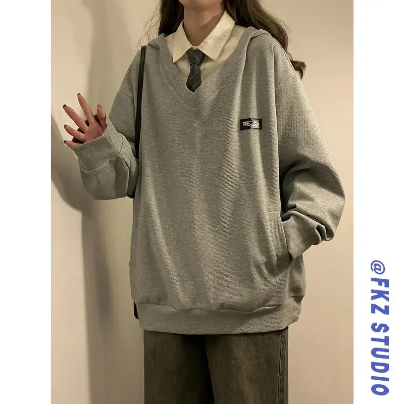 High-end V-neck hooded sweatshirt for women, spring and autumn loose and chic coat, loose long-sleeved top Harajuku retro casual