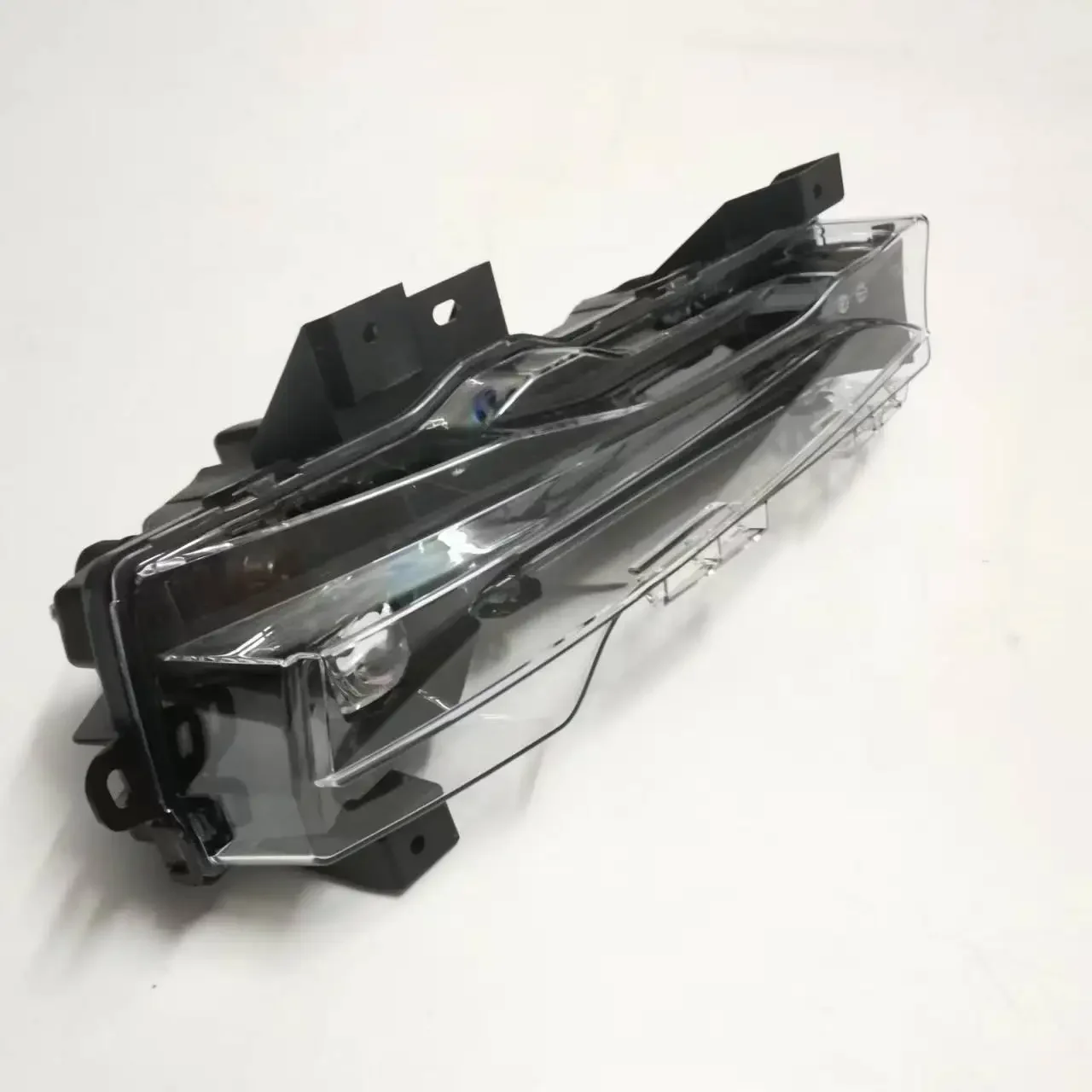 For Tesla Model 3/Y Fog Light LEFT Front Bumper Lamp Anti-Fog Light 1624797-00-A 1624798-00-A 1624797 1624798 High Quality OEM