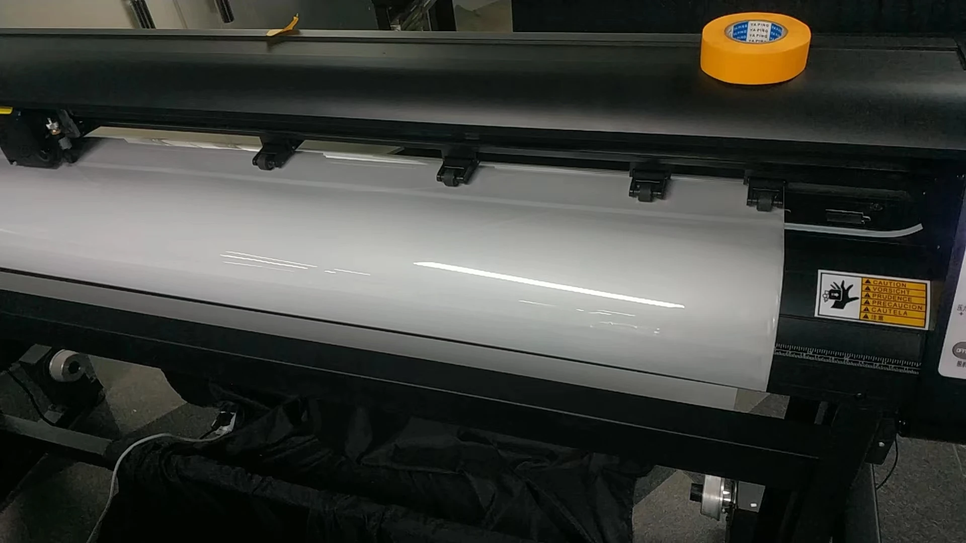 2023 hot sale PPF Cutting Plotter 1.6m car vinyl wrap Cutting Machine window tint film cutter with car model software