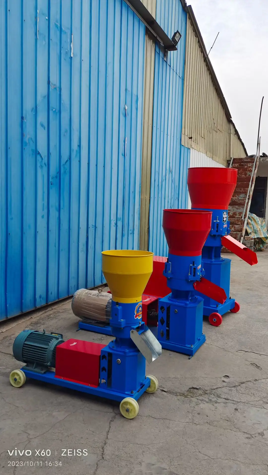 Factory Direct 100-1000kg Household Electric Feed Pellet Mill  for Chicken Cattle Pig Fodder Processing