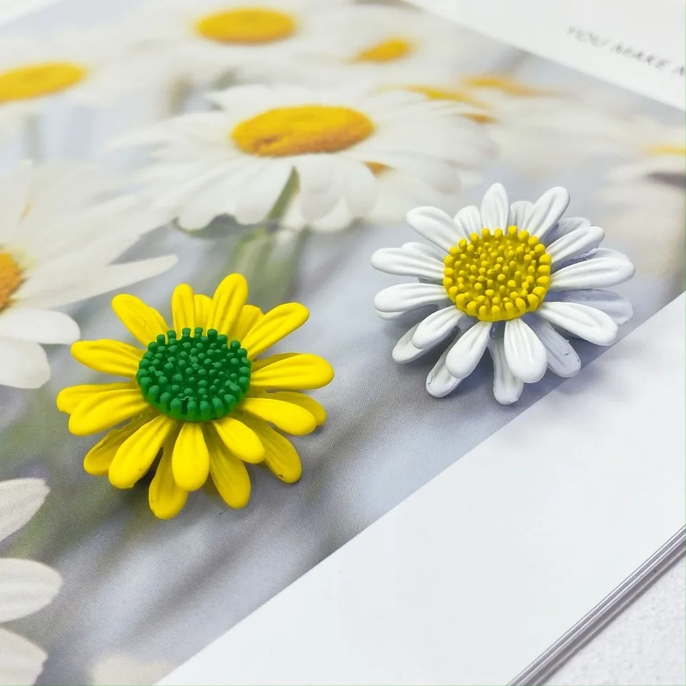 Brooch Pin Daisy Brooches Flowers Elegant Daisy Brooch Pin Jewelry Metal Lapel Pins Sunflower Metal Lapel Pins Ladies/Girls image 3