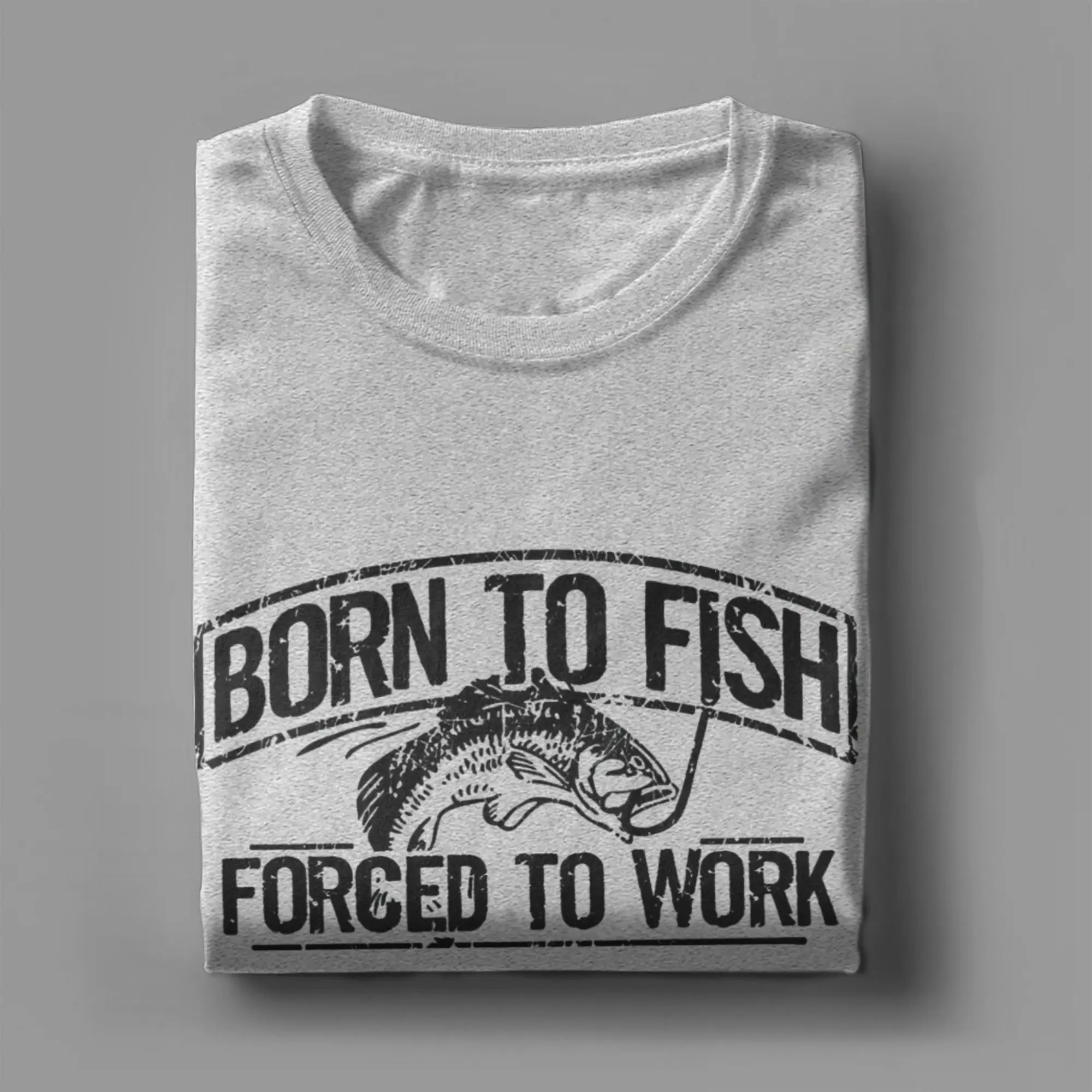 قميص Born to Fish Forced to Work - تي شيرت صيد مضحك لعطلة نهاية الأسبوع للرجال الذين يفضلون البحيرة فوق المكتب #4