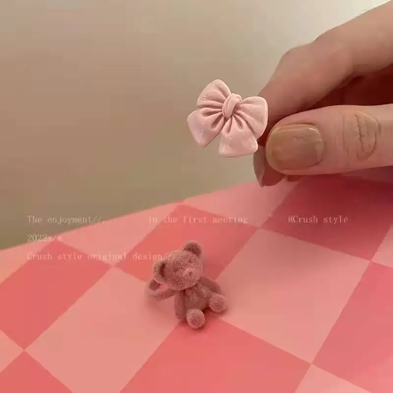 Pink Cute Bear Ring Female Kawaii Candy Color Bow Ring Biżuteria dla kobiet Nowy Kpop Modny Elegancki Urok Estetyczny Y2k Akcesoria