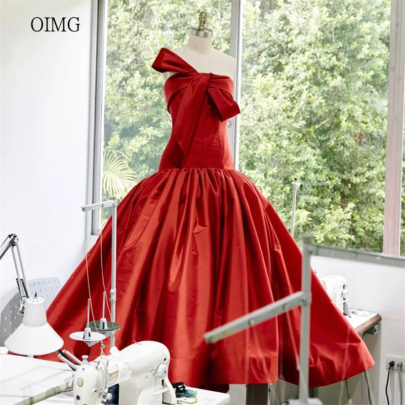 

OIMG Modern Red Bow Strapless A Line Prom Gowns Satin Backless Party Gown Floor Length Evening Dress vestidos de gala Customized