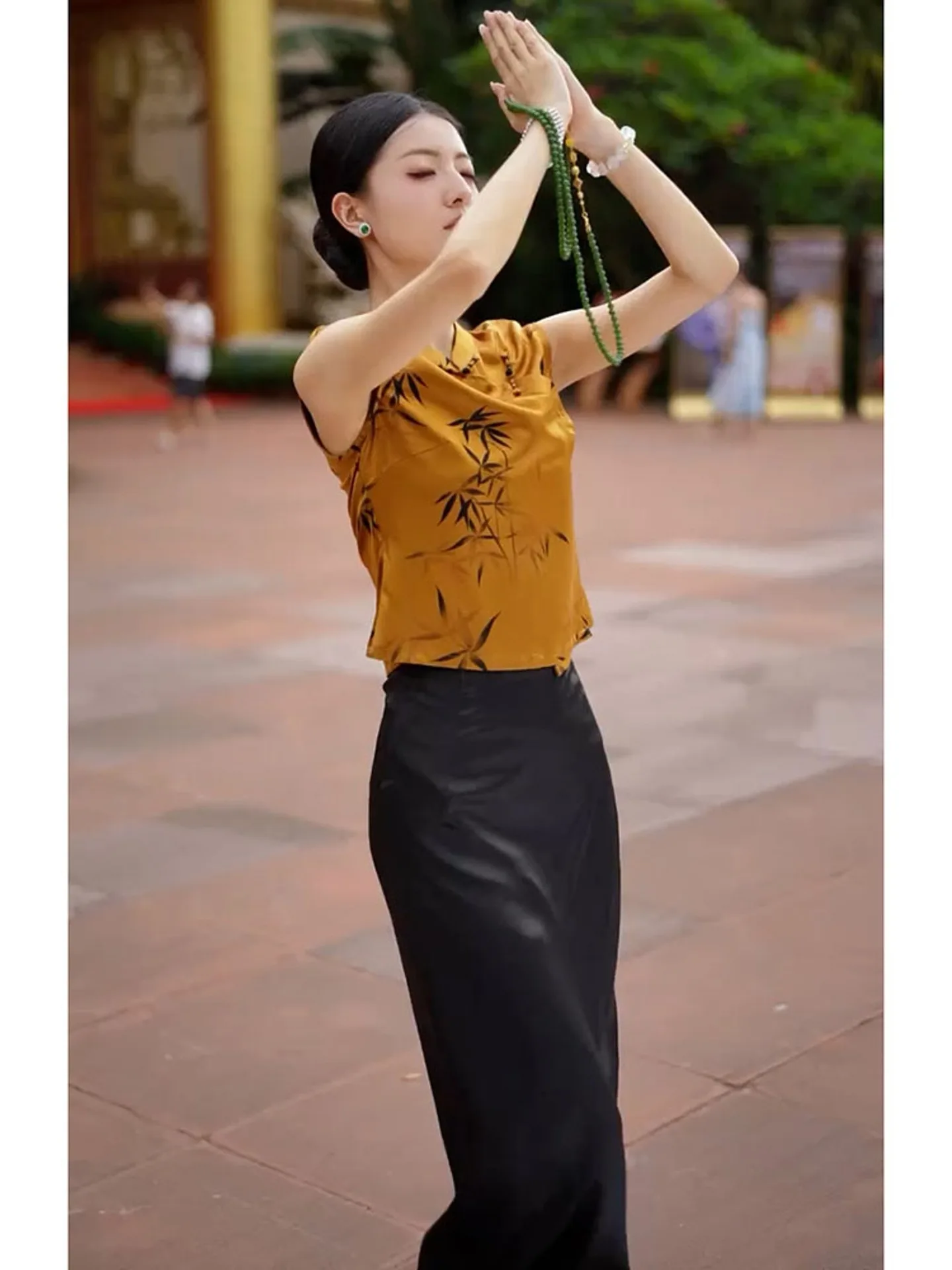 Neues chinesisches SLE-Blumendruck-Irt-Top für Damen mit lockerer Passform, gelbes Luxus-Sensation-Faionable-Top für die Herbstsaison