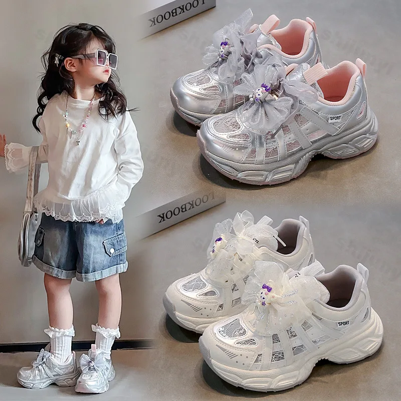 

Новый стиль, детская спортивная обувь в сетку, лето 2024, удобные легкие кроссовки с бантом, модные трендовые повседневные кроссовки для девочек