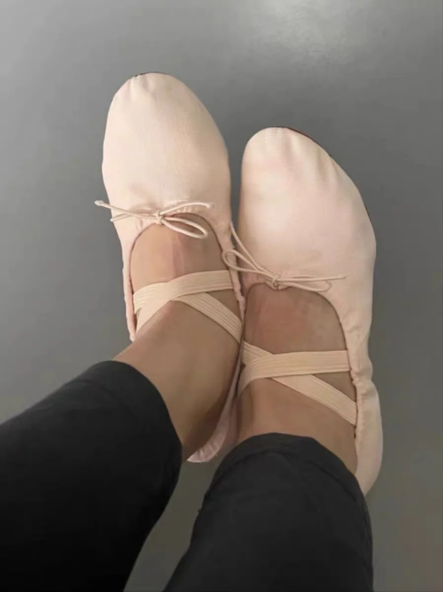 女性用ソフトソールと3cmヒールのダンスシューズ、大人用バレエシューズ、ヨガ、クラシックダンス、指導および練習用シューズ