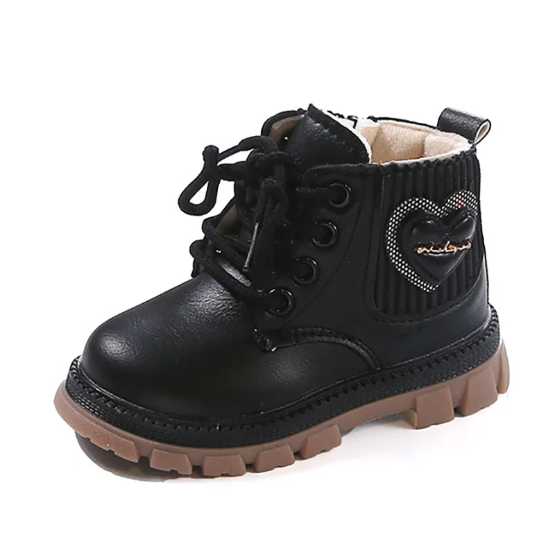 

2025 Autumn New Arrival Girls' Boots Soft Leather Ankle Boots with Heart Pattern Flexible Sole for Toddlers