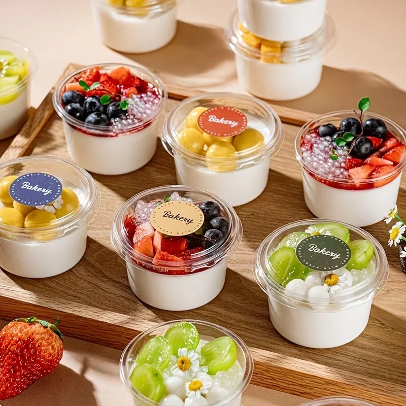 10Pcs 250ML Round Pudding Cups With Lids And Spoons Transparent Mousse Cake Boxes Yogurt Cups For Birthdays Graduation Seasons