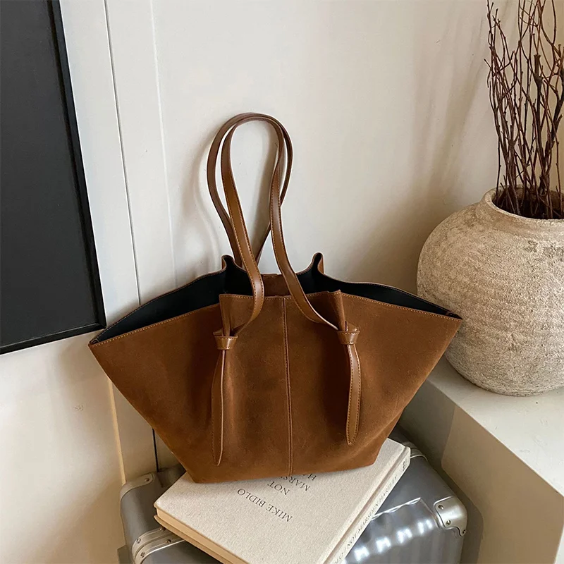 

Light Luxury Tote Bag Fashion High-end Wing Bag Simple Large-capacity Commuting And Relaxing Women's Shoulder Bag Storage Wallet