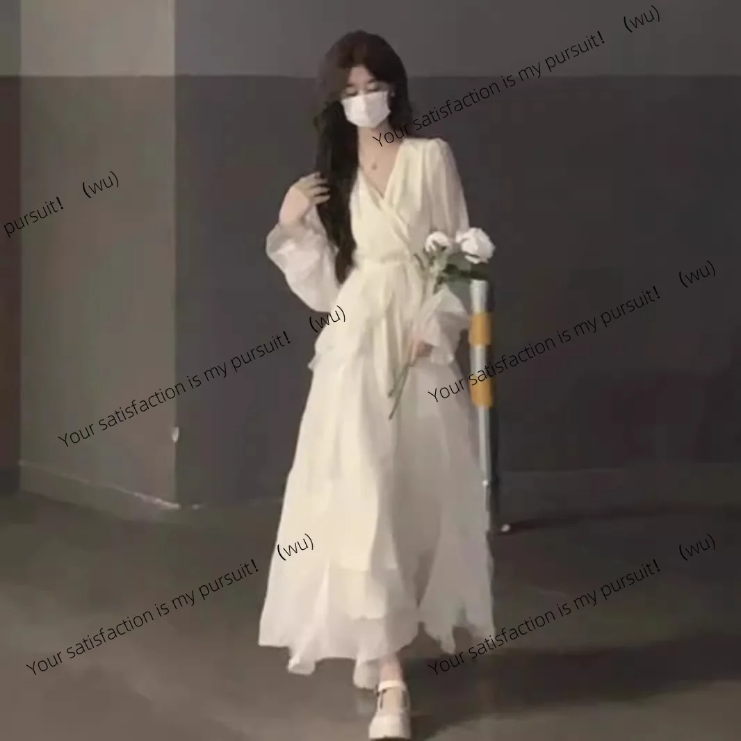 

Gentle wind white moonlight dress fairy super fairy high-end French temperament early autumn pure apricot long-sleeved skirt