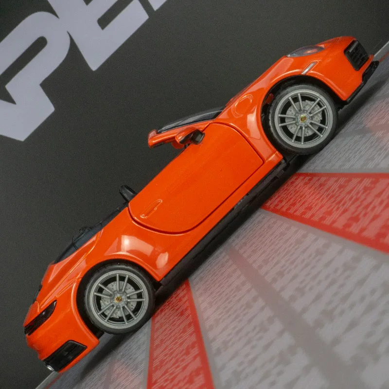1:32 Porsche Carrera, modelo de coche de aleación, adornos convertibles, superrun, juguete acústico-óptico para niños, puede abrir la puerta.