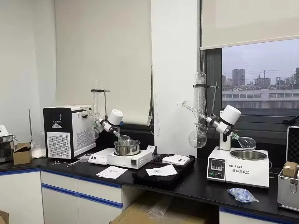 معدات المختبرات المقطر الكيميائي لسطح المكتب D 2L RE-201D المبخر الدوار للمختبر