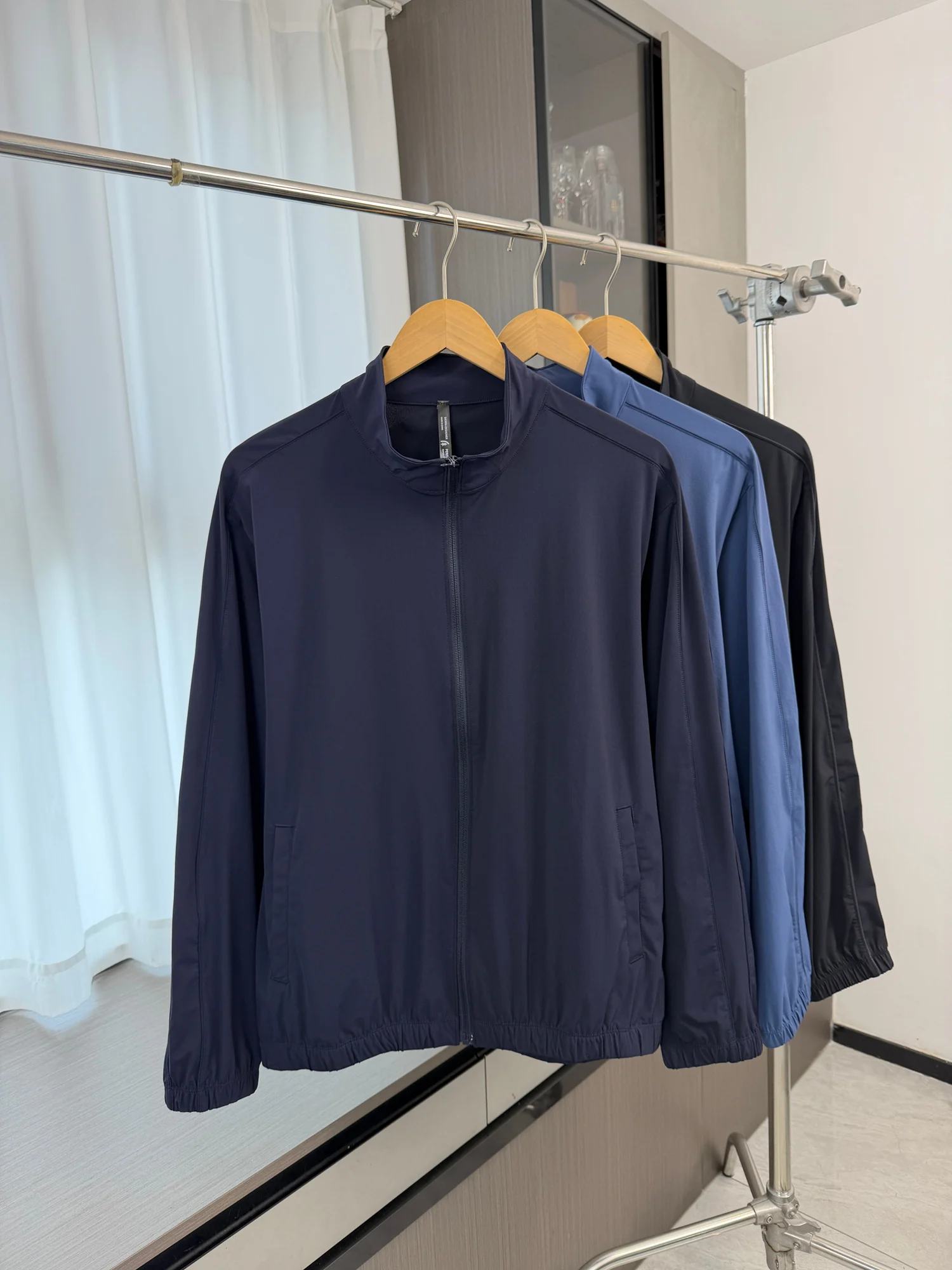 Commute Series Lightweight Breathable Men's Outdoor High Elastic Casual Jacket Spring Summer Fashion Comfortable Zipper Closure