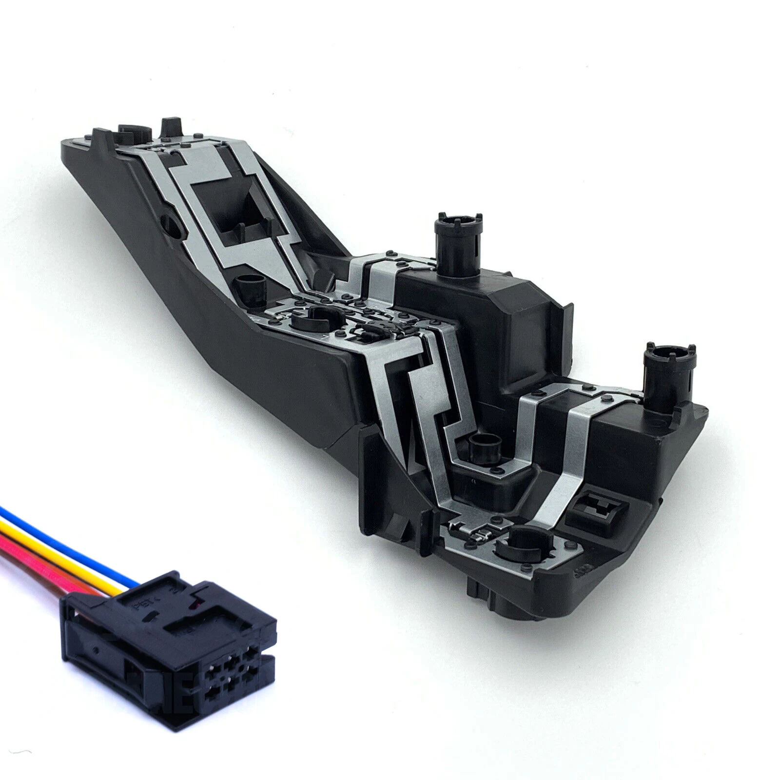 

Для Audi A1: держатель лампы заднего фонаря, предустановленный жгут проводов, плата управления задним фонарем, штекерный жгут 8X0945258A