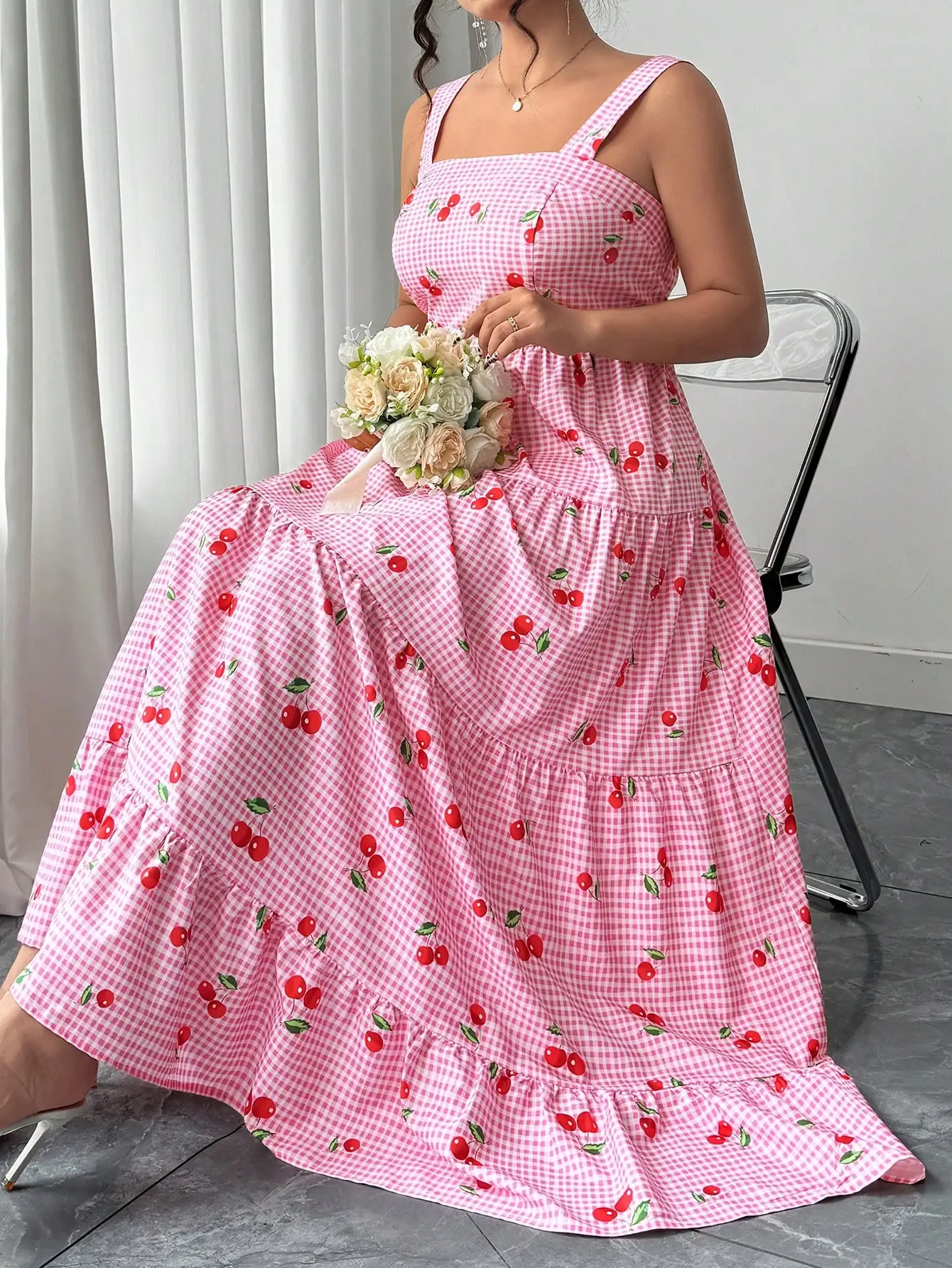 

Повседневное макси-платье больших размеров с милым клетчатым узором и вишневым принтом для отпуска