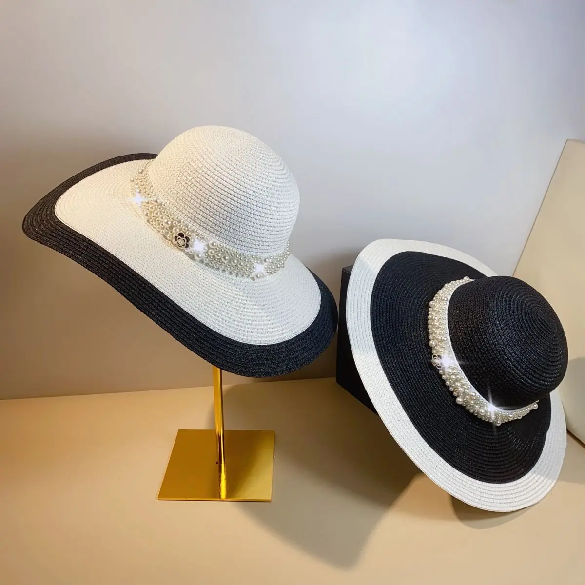 Spring and summer seaside holiday sunshade hat Small Xiangfeng Pearl color matching large brim straw hat Sunshade beach hat