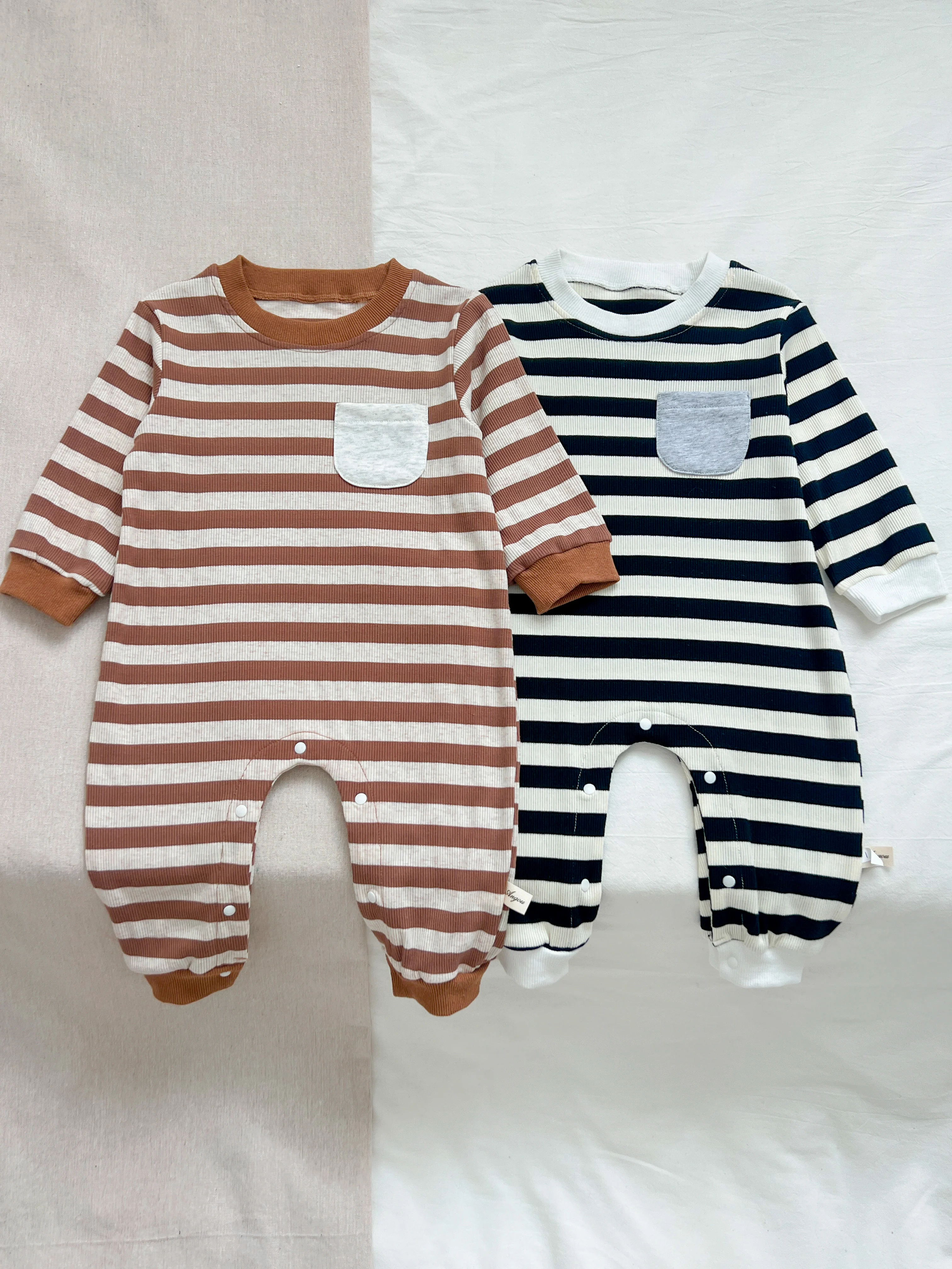 Korean-Style Spring and Autumn INS Striped baby Onesie for Boys and Girls, with Front Pocket and Long Sleeves