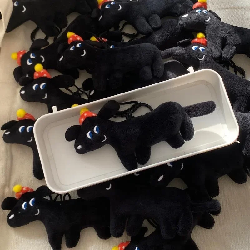 Llaveros de peluche de perro para niña, llavero negro de dibujos animados, llavero de muñecas lindas, colgante creativo de mochila de cachorro,