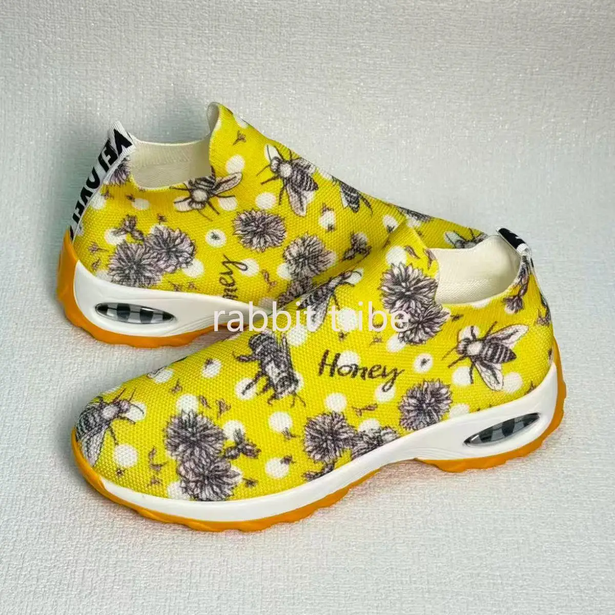 

2026 New Comfortable Breathable Mesh Women's Shoes Flat Bottom Casual Women's Vulcanized Shoes Printed Bee Women's Single Shoes