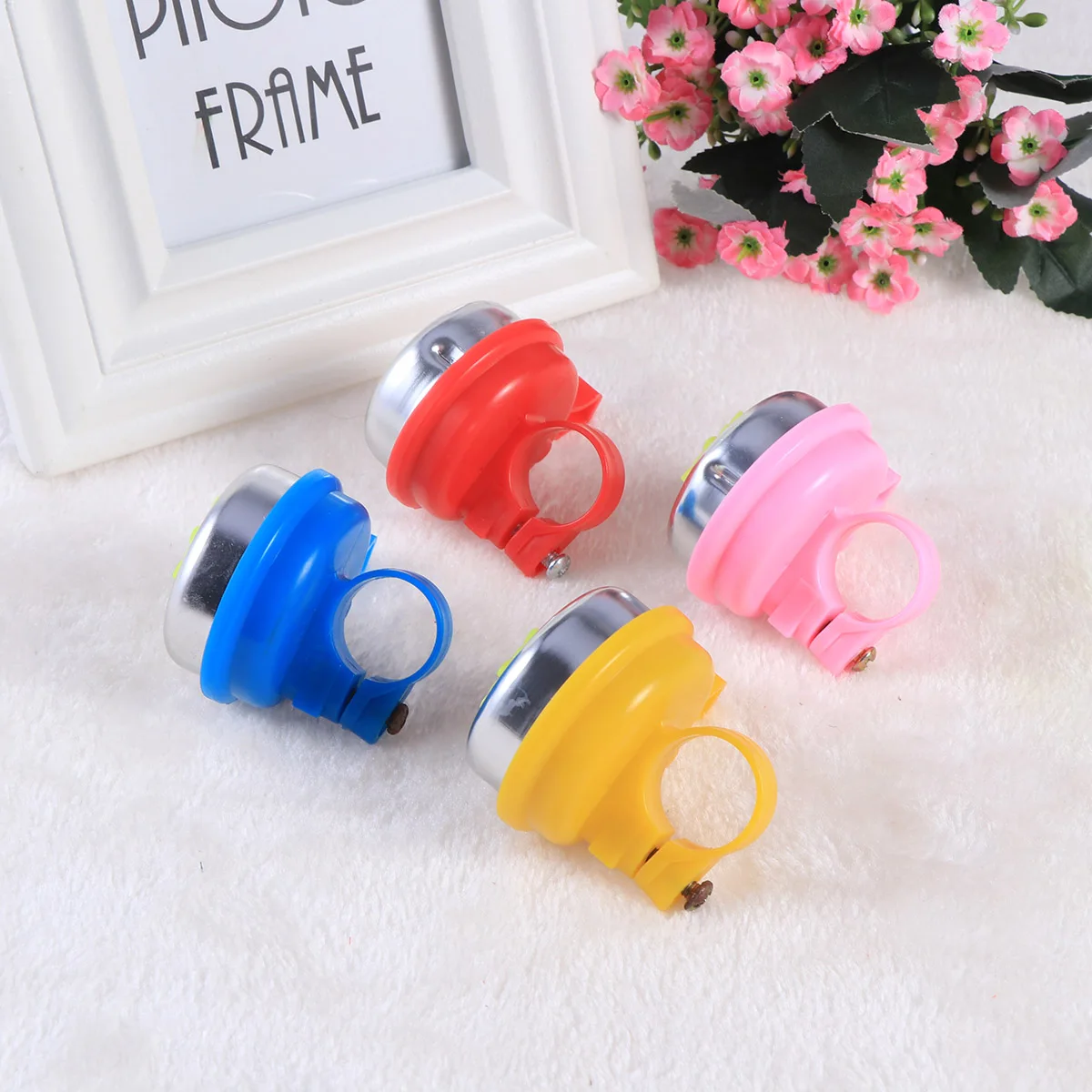 

1PC Cute Bike Bell for Girls Kids Handlebar Cycling Horn Retro Loud Clear Tone Universal Fit Scooters