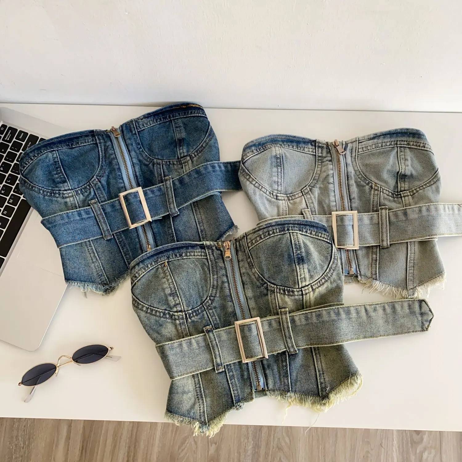 

Y2K Clothes 2000s Retro Belt Skinny Sleeveless Strapless Off-the-shoulder Denim Tank Tops Women Crop Tops Design Denim Tops Chic
