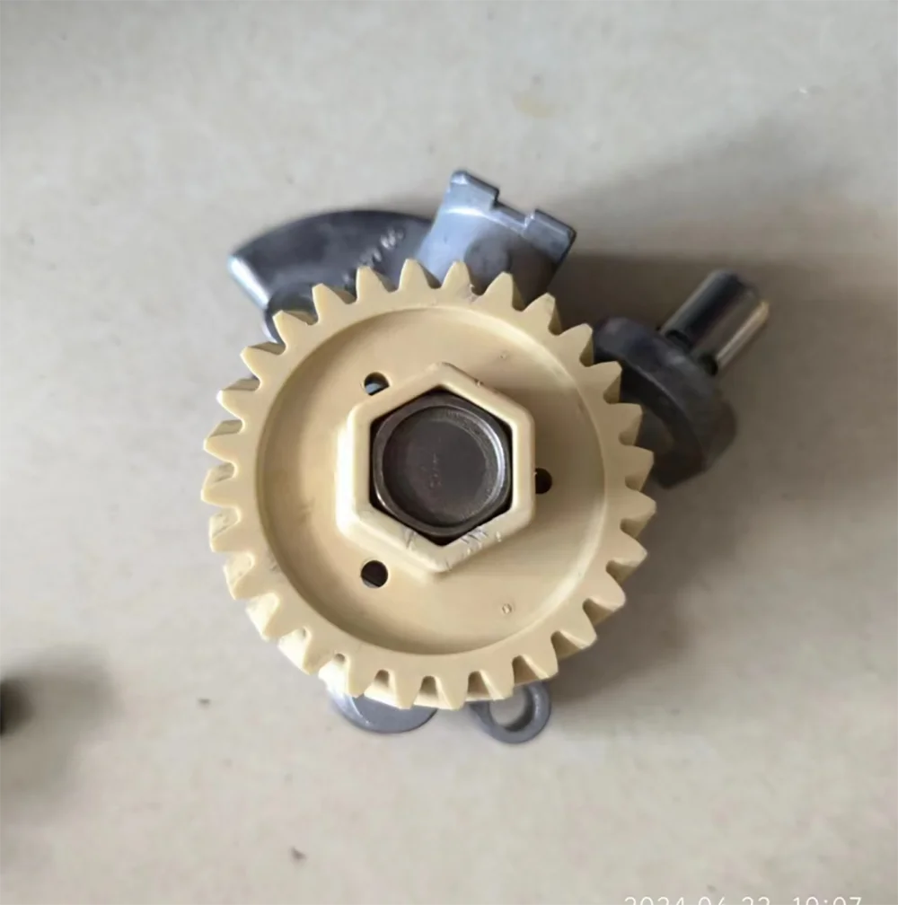 

2439353-S OIL PUMP FIT CH20S CH640 CH730 CH740 OLD TYPE.