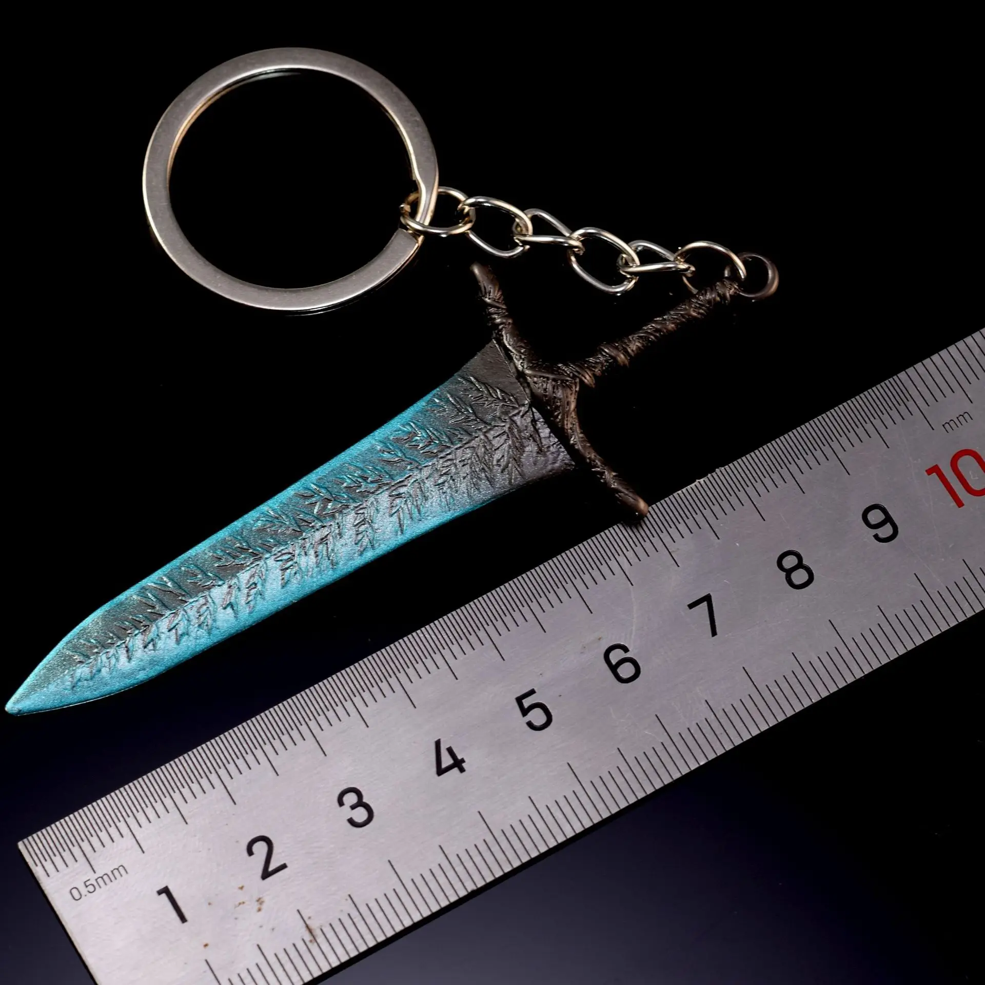 10cm Dark Moon Greatsword Keychain Eldens Game Peripherals All-Metal Sword Weapon Model Accessories Key Chain Home Ornament Gift