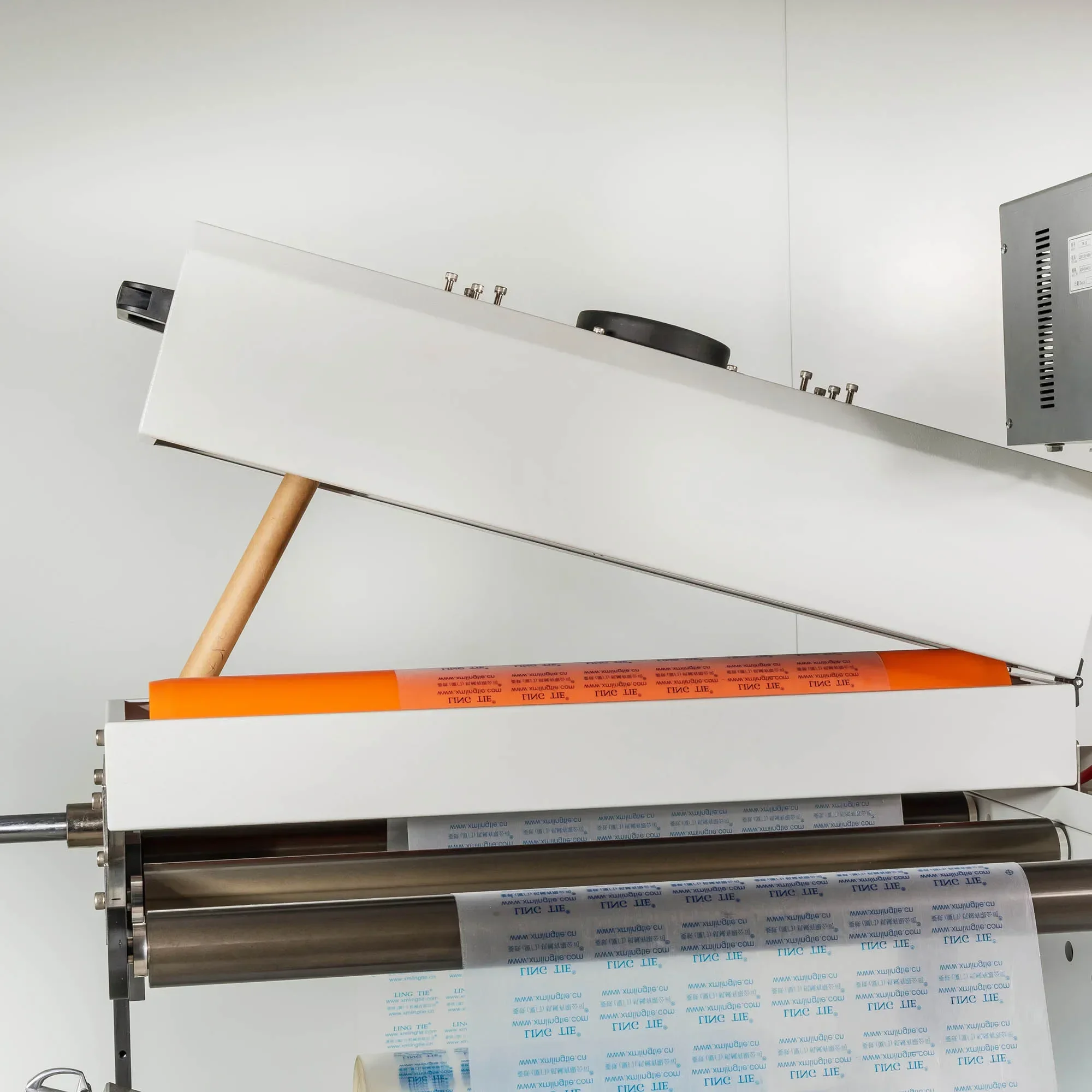 Automatic Rewinding Machine with Corona Treatment