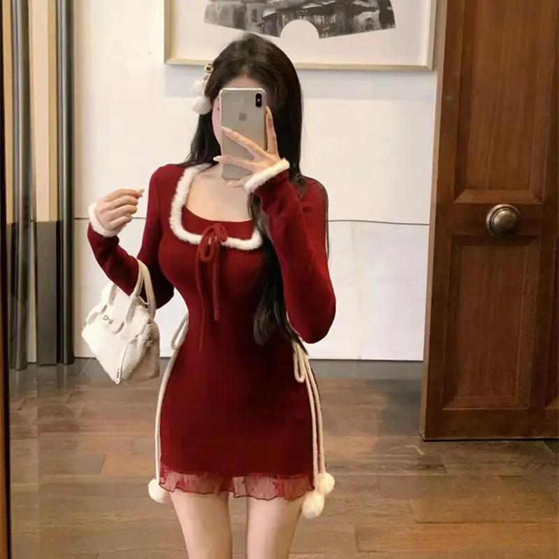 שמלת חורף וסתיו בסגנון חדש עם אטמוספירה מתוקה וחריפה, עיצוב חיבור פרווה דקה ושרוולים ארוכים