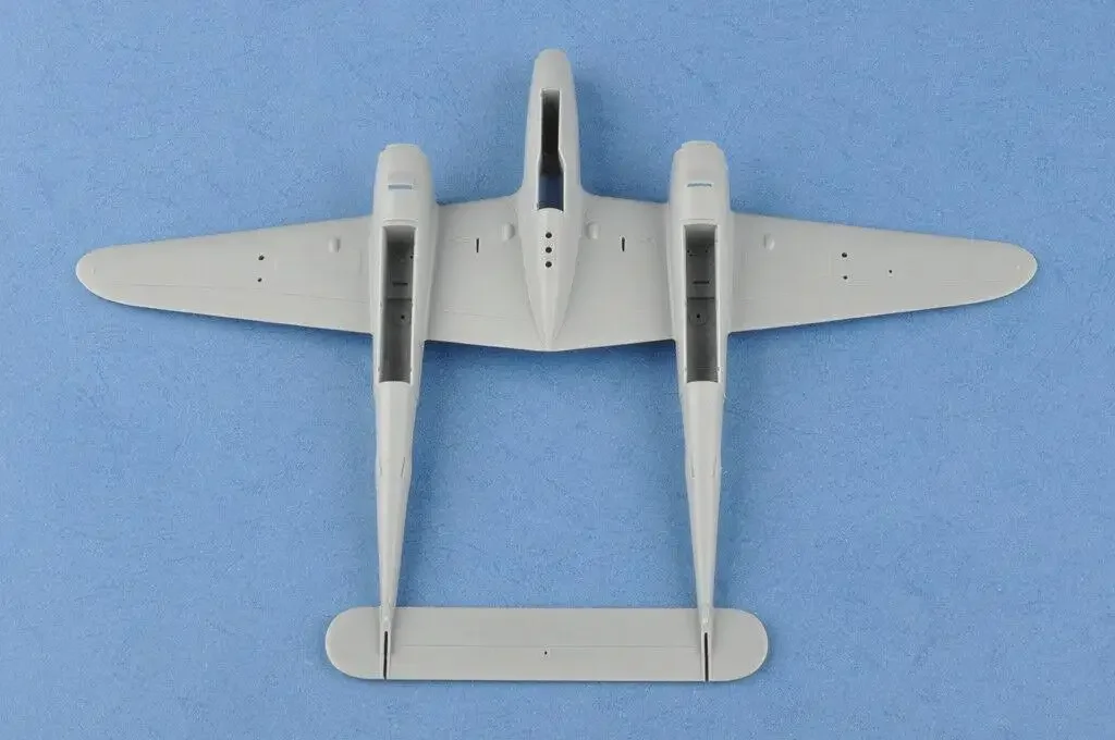 Hobbyboss 85805 Hobby Boss 1/48 P-38L-5-LO Lightning model kit