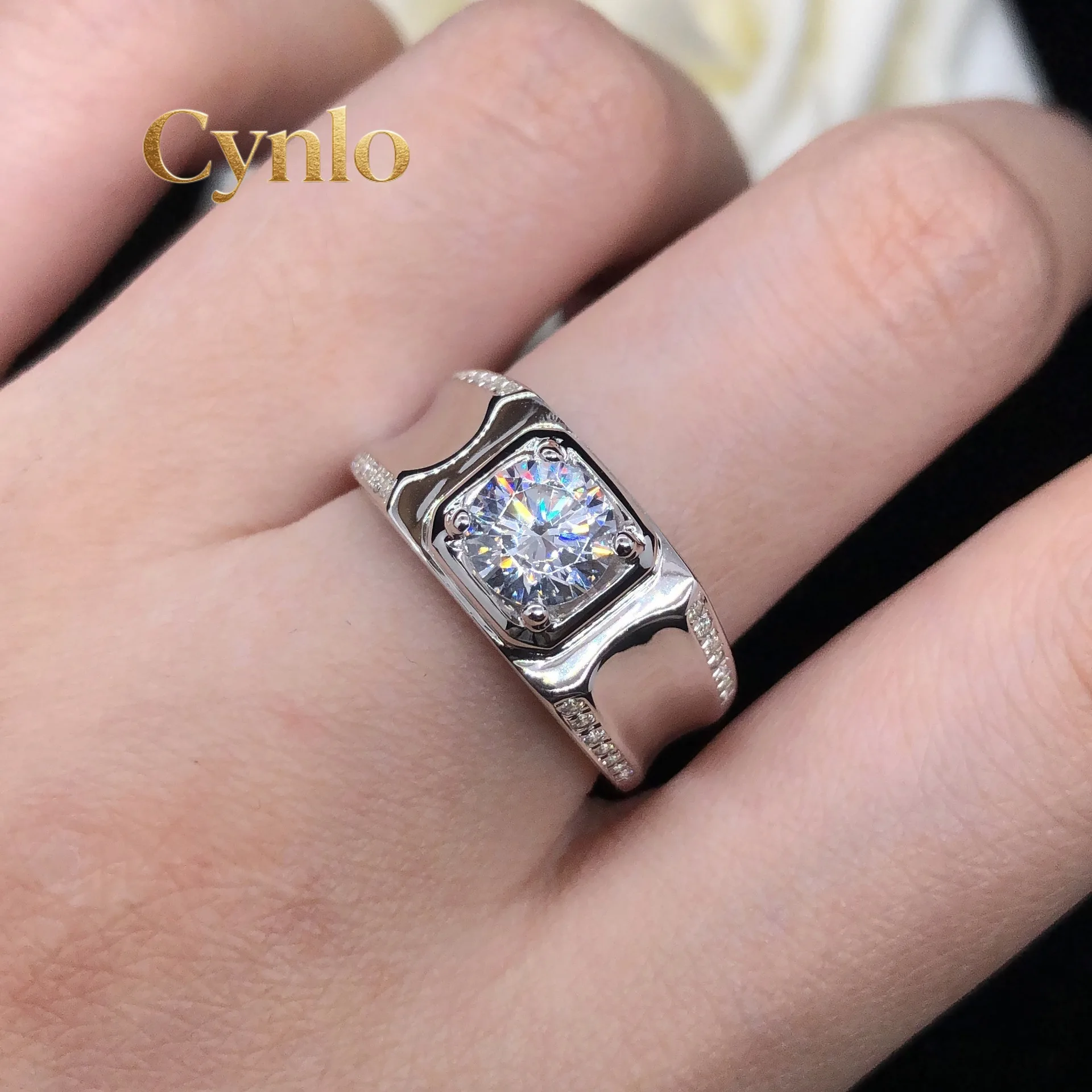 Cynlo Jewelry PT950 Platinum Men's Ring with 1 Carat Moissanite, Concave Minimalist Design, Understated Luxury