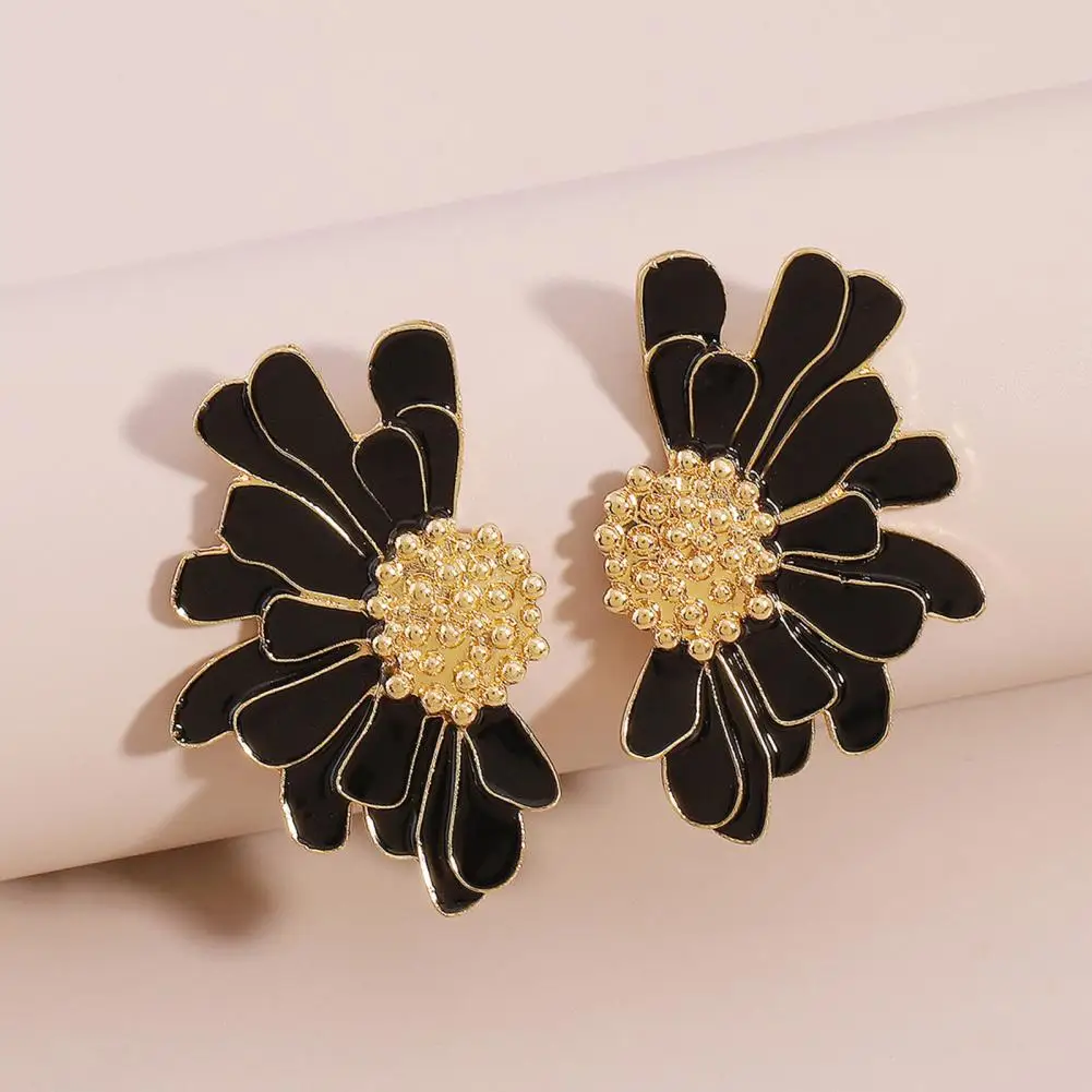 1 Pair Good-looking Women Earrings Hypoallergenic Stud Earrings Golden Stamens Large Flower Ear Studs  Gift