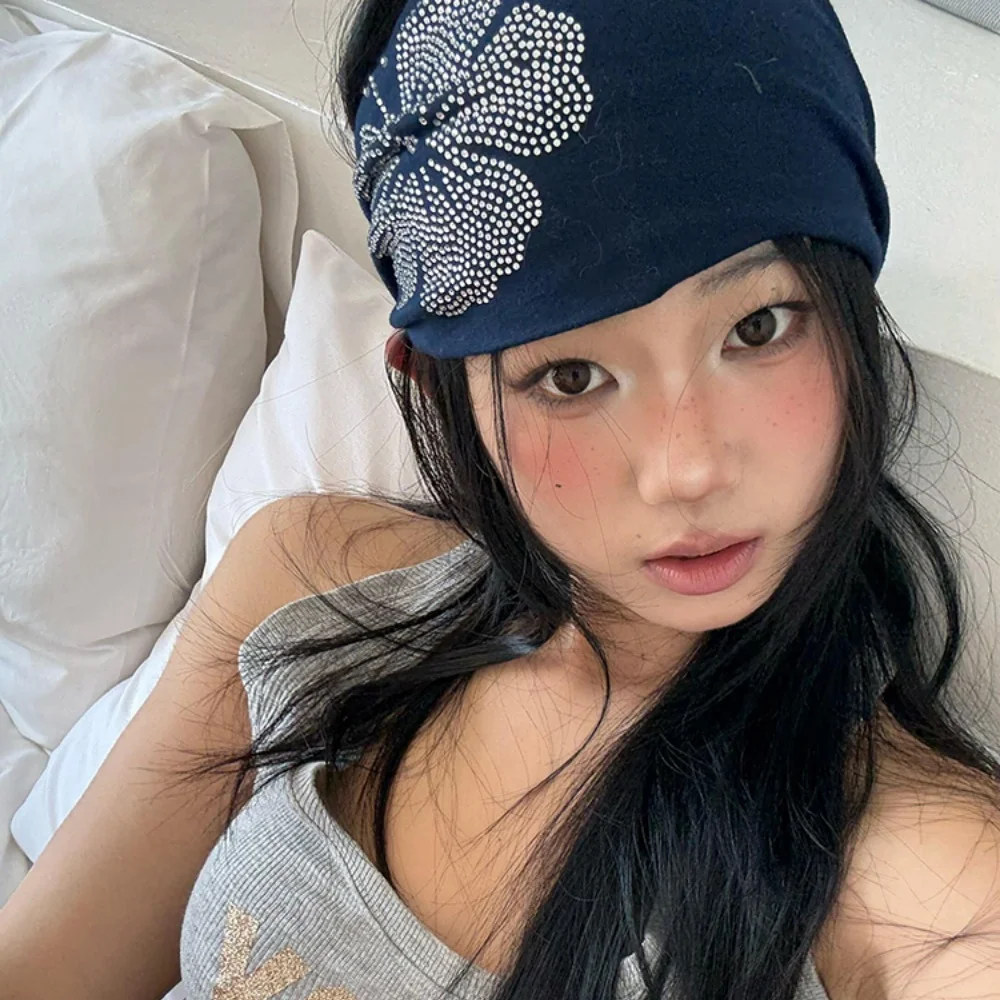 

Sweet Cool y2k Millennium Cat's Paw headband Girl Feng Shui Diamond Flower Baotou Hat Knitted Solid hair accessories woman