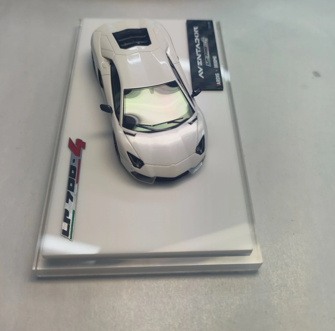 

Tardis 1:64 AVENTADOR LP700-4 White Diecast Model Car Resin Limited edition
