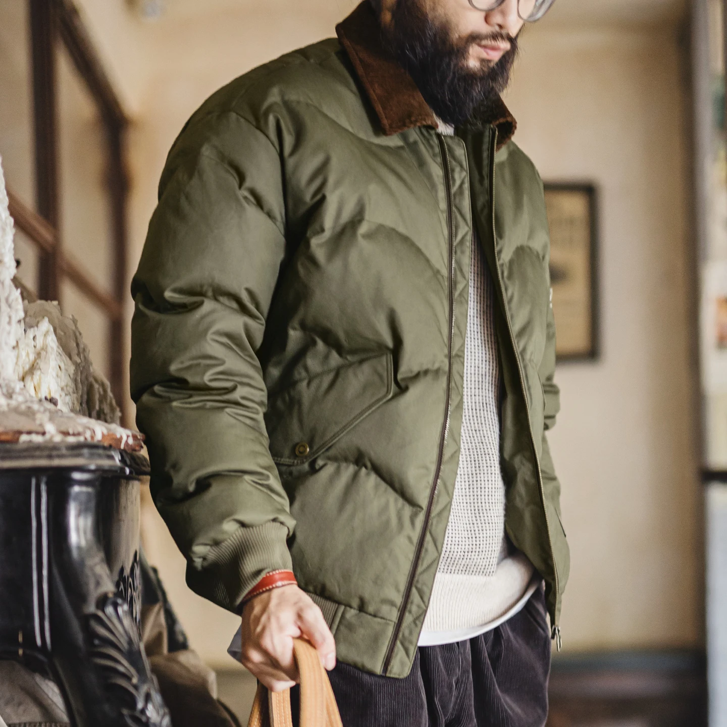 

Maden Vintage Men's CWU-45P Bomber Jacket Corduroy Collar Cotton Padded Flight Coat Short Thermal Quilted Jacket for Winter